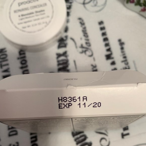 Proactiv 4 Blendable Shades Repairing Concealer - Picture 4 of 4